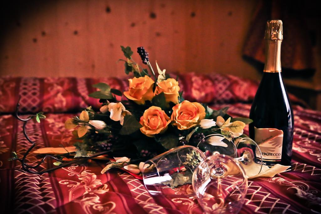 Villa Elena B&B Hotel ซานมาร์ตีโนดีกัสตรอสซา ภายนอก รูปภาพ