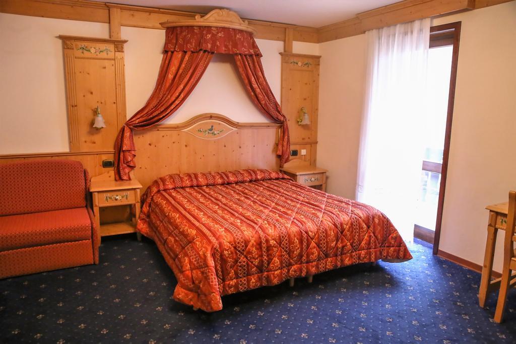 Villa Elena B&B Hotel ซานมาร์ตีโนดีกัสตรอสซา ภายนอก รูปภาพ