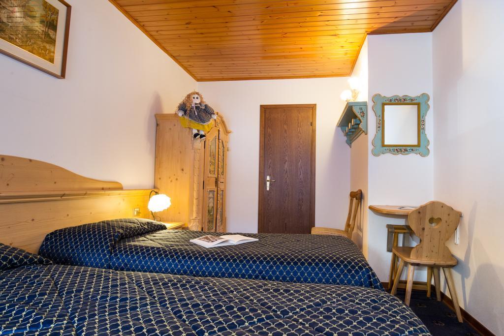 Villa Elena B&B Hotel ซานมาร์ตีโนดีกัสตรอสซา ภายนอก รูปภาพ