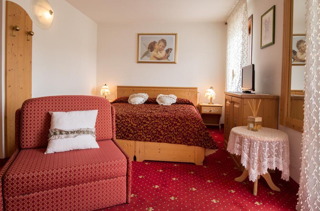 Villa Elena B&B Hotel ซานมาร์ตีโนดีกัสตรอสซา ภายนอก รูปภาพ