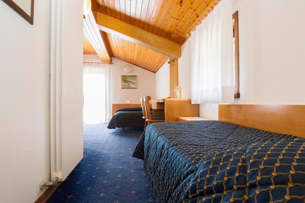 Villa Elena B&B Hotel ซานมาร์ตีโนดีกัสตรอสซา ภายนอก รูปภาพ